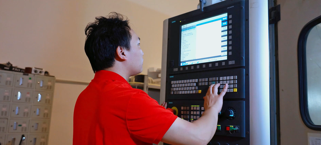 Five axis CNC machining center(图3)