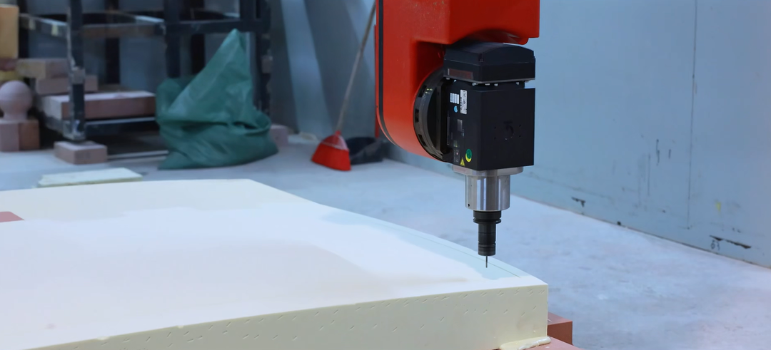 Five axis CNC machining center(图4)